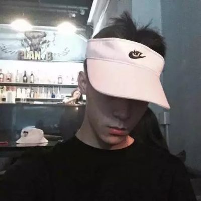 民间喜剧人其实也不必专业喜剧人差搞笑小品,