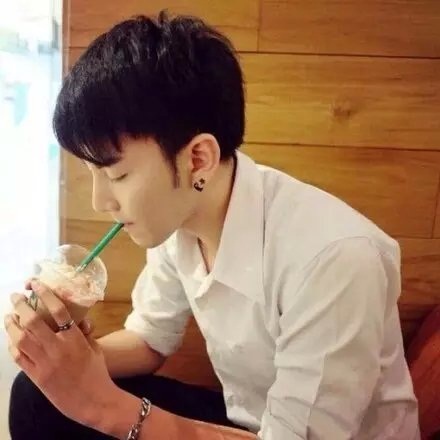 反正我是笑出了声,看你能坚持到几秒