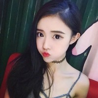 太监用树叶挠张馨予的脚心,这画风有点和谐