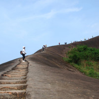 老外吃中国菜:品尝了中国叫花鸡后,韩国老外就