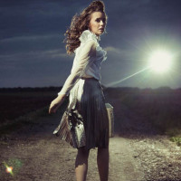 爱情的模样,要跨过手机屏幕才能看到