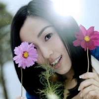 网曝贾乃亮李小璐疑似分居 可伶了小甜馨