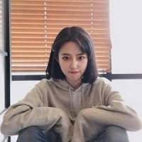 明星大侦探:王嘉尔现场唱英文歌,何炅秒变小迷