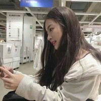 路飞与多弗朗明哥对上,两人使用霸王色霸气对