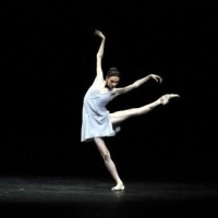 蝶恋舞广场舞《拥抱你离去》简单32步健身舞