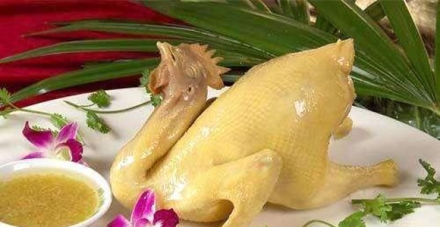 文昌鸡是广东传统名菜,菜名之来由十分有趣