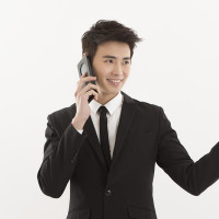 骚男玩亚索是真的皮,原地站着嘲讽女枪,然后就