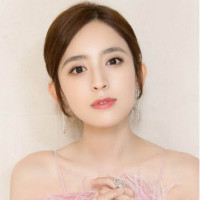 靠抖音上一个中学生唱火的英文歌曲,如今已经