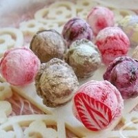 熊猫宝宝称体重连续爆秤,全程一脸呆萌,饲养员