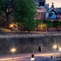 芯妮在街头献唱,唱的真不错啊,听她唱歌真解压