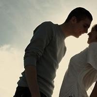 地下交通站,翻译官:知道什么是少将吗?吴樾:跟