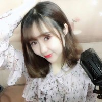 室友帮我在操场拍的正好拍到下课,然后一群人