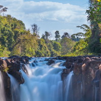 刺激战场_ 低配手机玩吃鸡游戏是种什么体验,