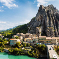 迄今为止一部难于超越的美国越战大片 场面足