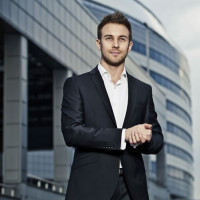 教你一个劈叉小技巧,帮助你正确劈叉,初学者也