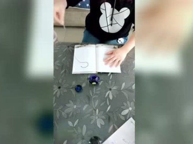 毕业了 在黑板上给老师留下请假条 看哭了