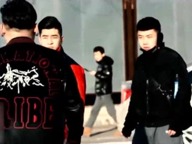 低调总裁参加同学会,却被同学当成穷鬼瞧不起