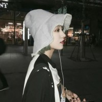 黑色网袜高跟鞋搭宽松连衣裙,气质优雅,诠释女