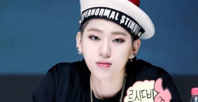 盘点韩国娱乐圈那些长得很像的男星,李正信实力撞脸南柱赫