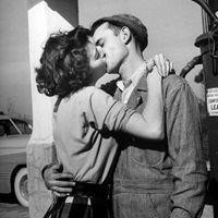 古力娜扎生日发跳舞视频 梳丸子头卖萌表白网