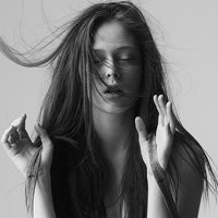 夫妻吵架丈夫竟把刀架妻子脖子上,还转身向岳