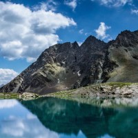 王者荣耀:花木兰出肉装,张大仙老夫子都打不过