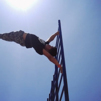 健身房,深蹲练腿,练起来