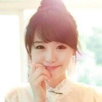 周星驰承认朱茵是他的最爱的时候,朱茵身边有