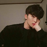 郑爽新男友晒女鞋告白,男生是高颜值学霸,张翰