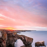 人的潜力有多大?即使身处这样的环境,小伙依然