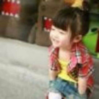 美女半夜听到有人敲门,还在叫她的名字,打开门