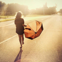 美女们跳动充满魅力的舞蹈,动作节奏感很强,看