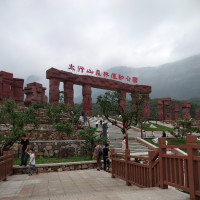 皇太极紧接着吻住她,这次吻得很绵长,东哥也闭