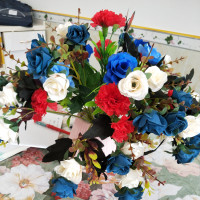 闺蜜竟然把美女的高跟鞋的鞋跟掰断!美女满脸