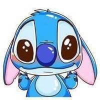 小哥弹簧床上学C罗玩倒钩,结果把玻璃踢碎了,