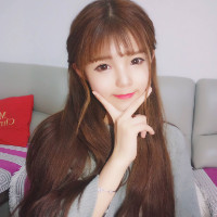 楼道口对嘴型歌手来了,小姐姐也太有个性了