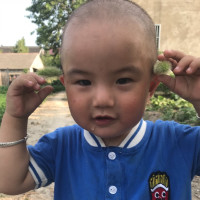 好可爱的小朋友啊!