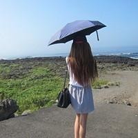 老外恶搞路人,专治不开心,路边的东西可不要随