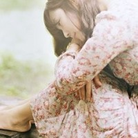 吃彩虹煎饼都吃别人剩下的,一看美女就是会过