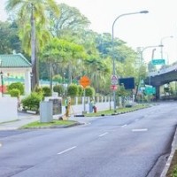 帅哥一拳打伤女杀手,还掐人家脖子,一点也不怜