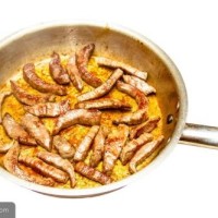 灭霸成功打了一个响指 超级英雄们都慢慢消失