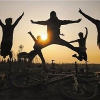 搞笑吃鸡视频,再也不敢钓鱼了