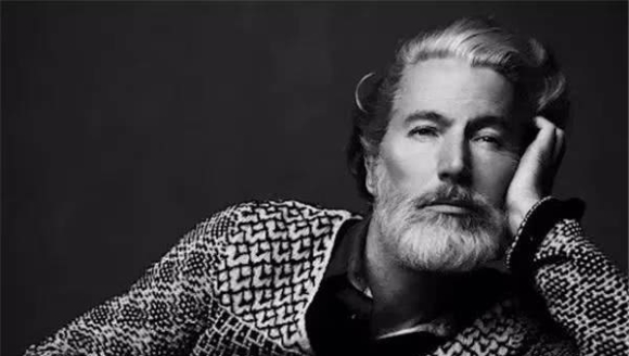 ������15���ɫ����ȹ�������̬Ҳ������ֻΪ����Ц�գ�