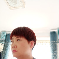 狸给树懒闪电讲了一个笑话,树懒脸上的表情瞬