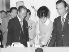 太可怕了,活生生的女娲之女要强行把女娲石取