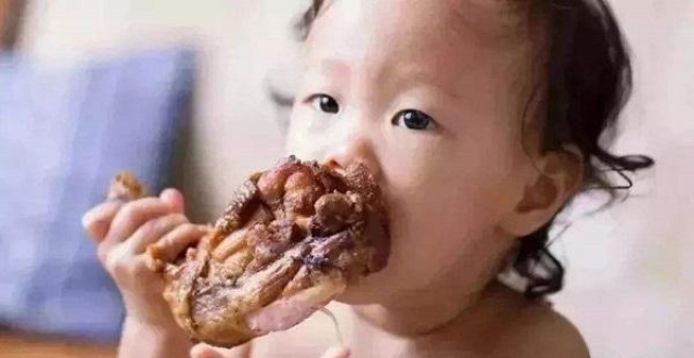 3岁孩子高烧不退,吊针也没用,中医一看就懂了