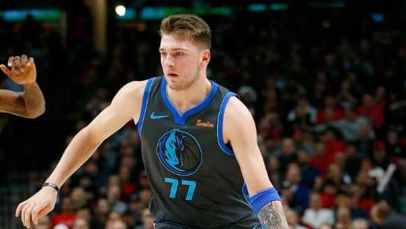 东契奇赛季至今10佳球 0.6秒极限压哨三分连续