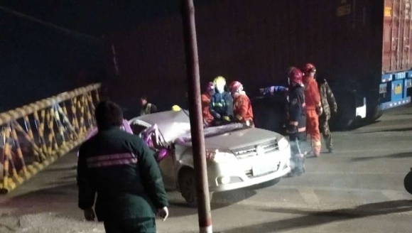 ɽ�����˳»���·�����޸߸˵������нγ� ��һ������