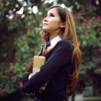 美国挖掘机司机上公路怒怼公交车,被警察击毙