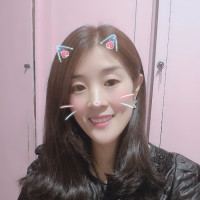 望爱却步,很悲伤的一首歌!但是很喜欢!